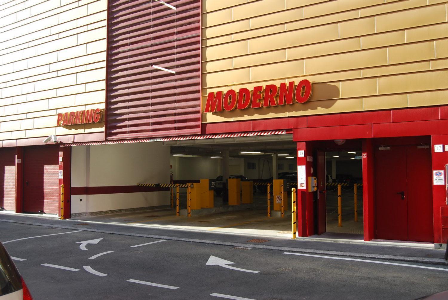 Appartamento Vicino Al Porto, Con Parcheggio Ливорно Екстериор снимка